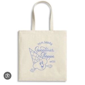 r.e.m. beauty sweetener tote